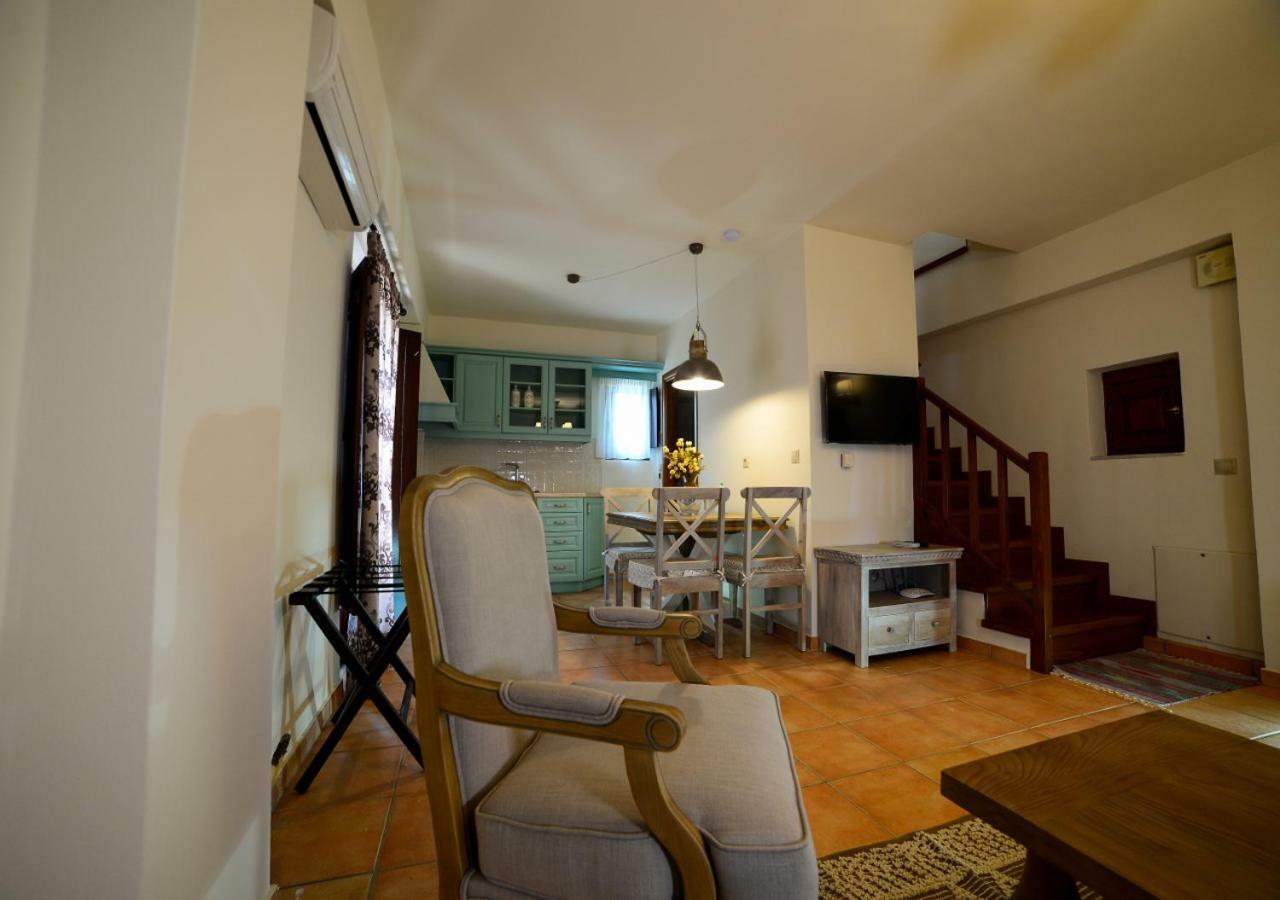 Focalion Castle Luxury Suites Pírgos Dhiroú エクステリア 写真