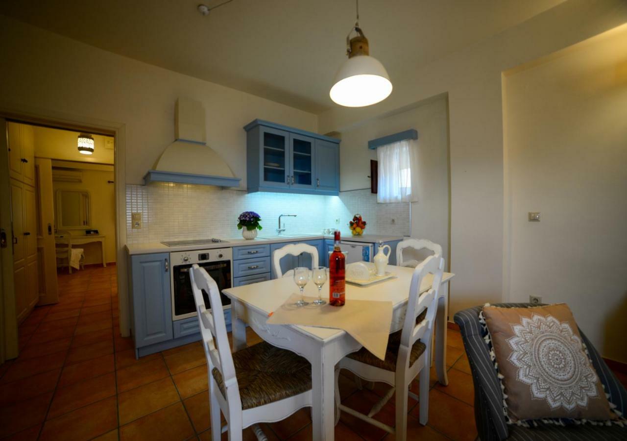 Focalion Castle Luxury Suites Pírgos Dhiroú エクステリア 写真