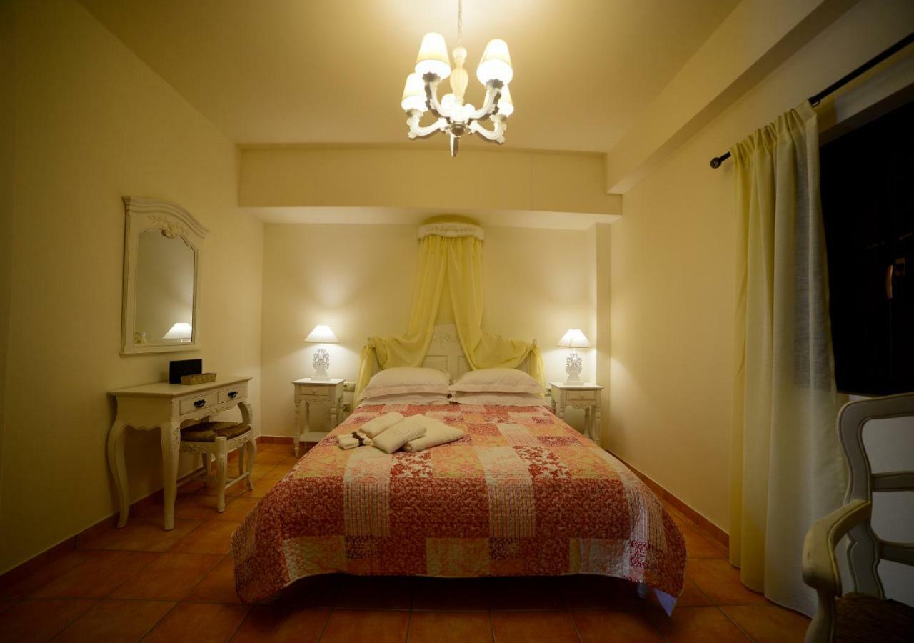 Focalion Castle Luxury Suites Pírgos Dhiroú エクステリア 写真
