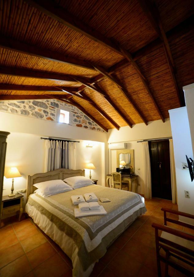 Focalion Castle Luxury Suites Pírgos Dhiroú エクステリア 写真