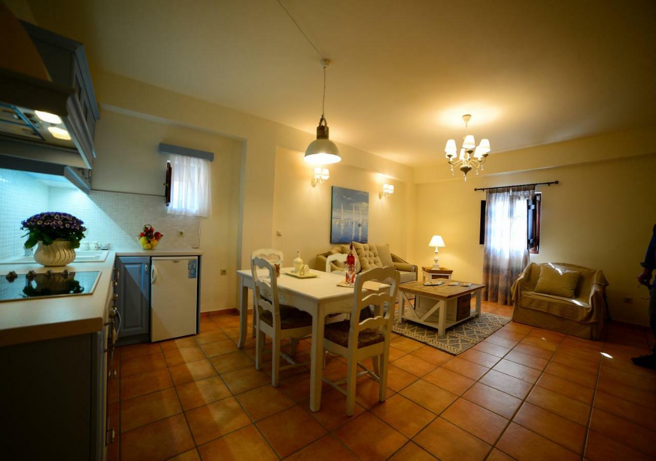 Focalion Castle Luxury Suites Pírgos Dhiroú エクステリア 写真